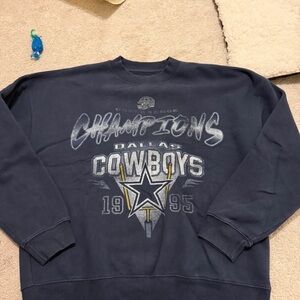 Abercrombie Dallas Cowboys Navy Blue crew neck
